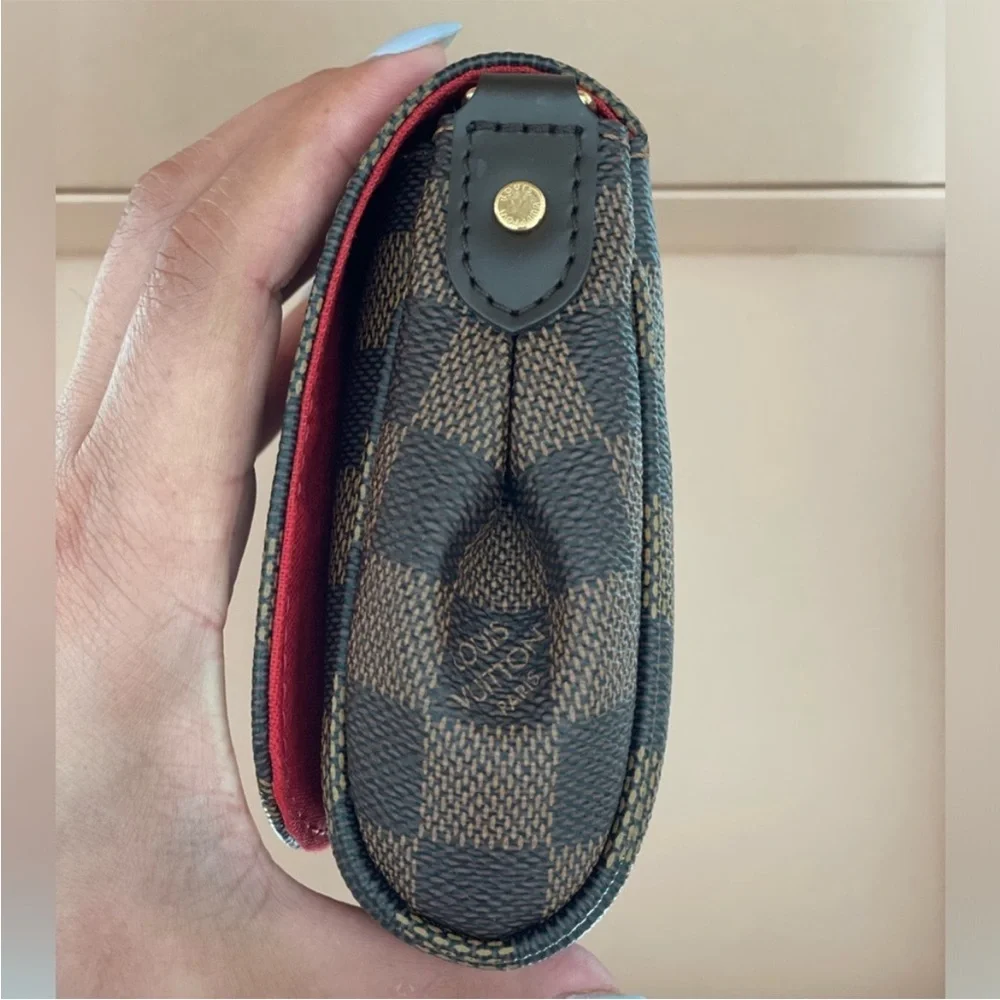 LOUIS VUITTON FAVORITE